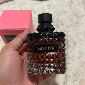 Valentino Donna Born in Roma Intense
